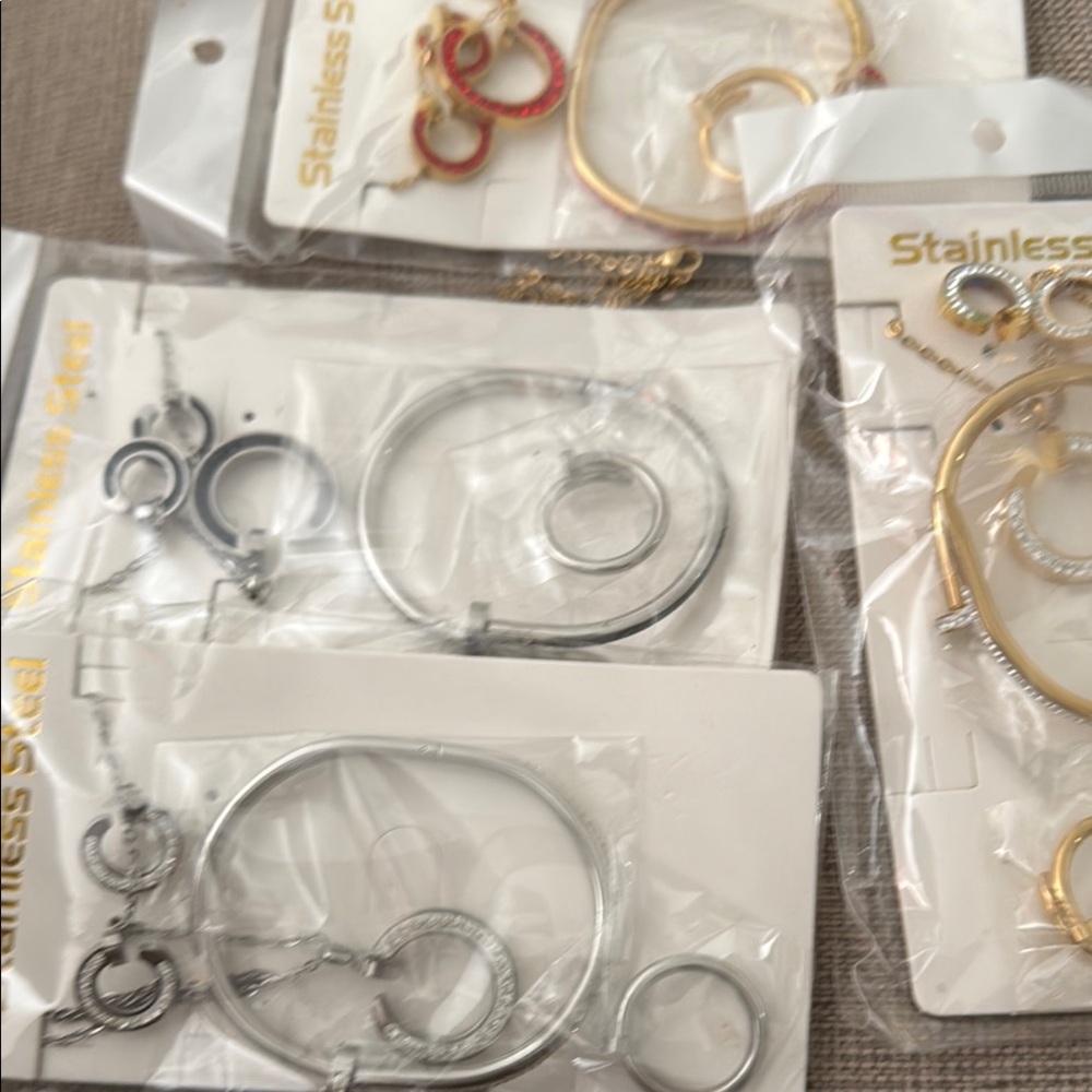 Elegant Gold and Silver Hoop Earrings Set. 1x 15
